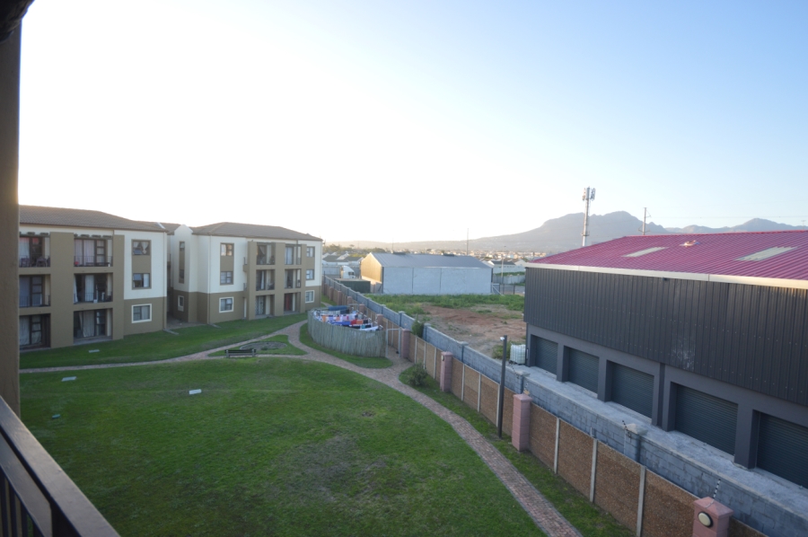 2 Bedroom Property for Sale in Guldenland Western Cape